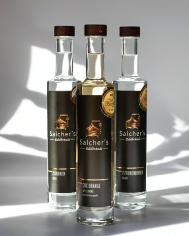 Drei Flaschen Salcher's Edelbrände